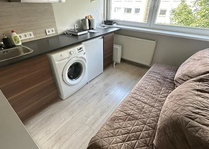 Little Cocoon At Border Of Old Apartamento