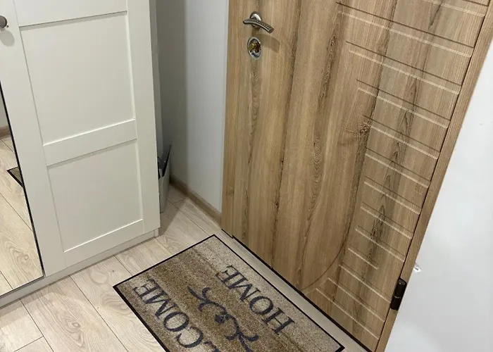 Little Cocoon At Border Of Old Apartamento